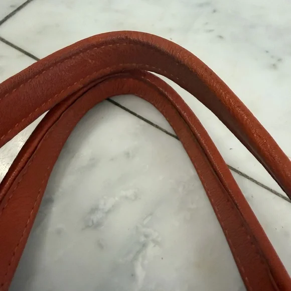 Michael Kors women’s tan straw beach shoulder tote bag with orange leather strap - Picture 10 of 13